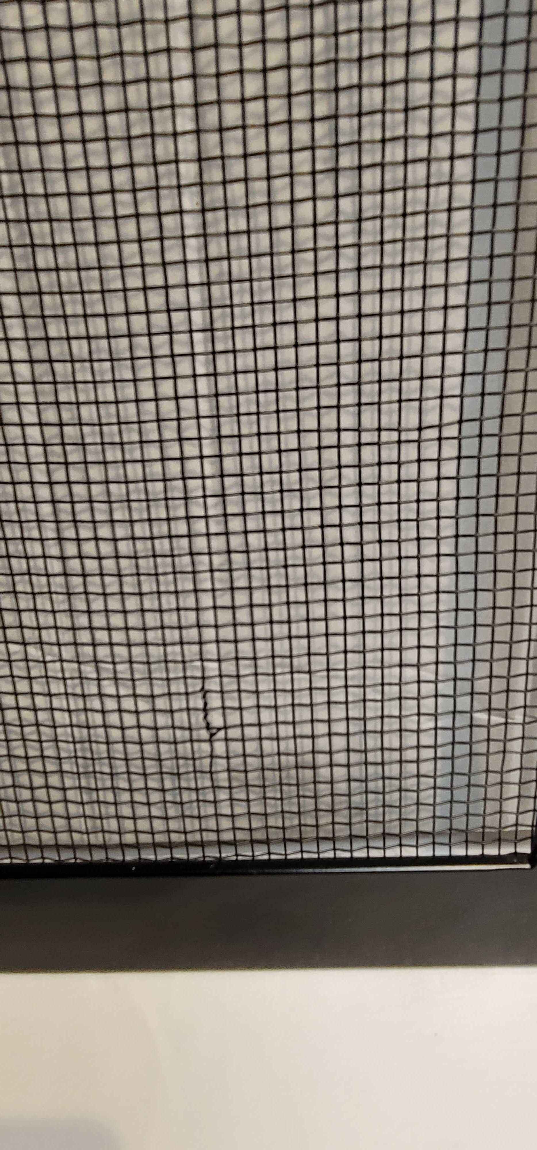 (Open Box Item) - Dagan 39 Inch Black Wrought Iron Fireplace Screen
