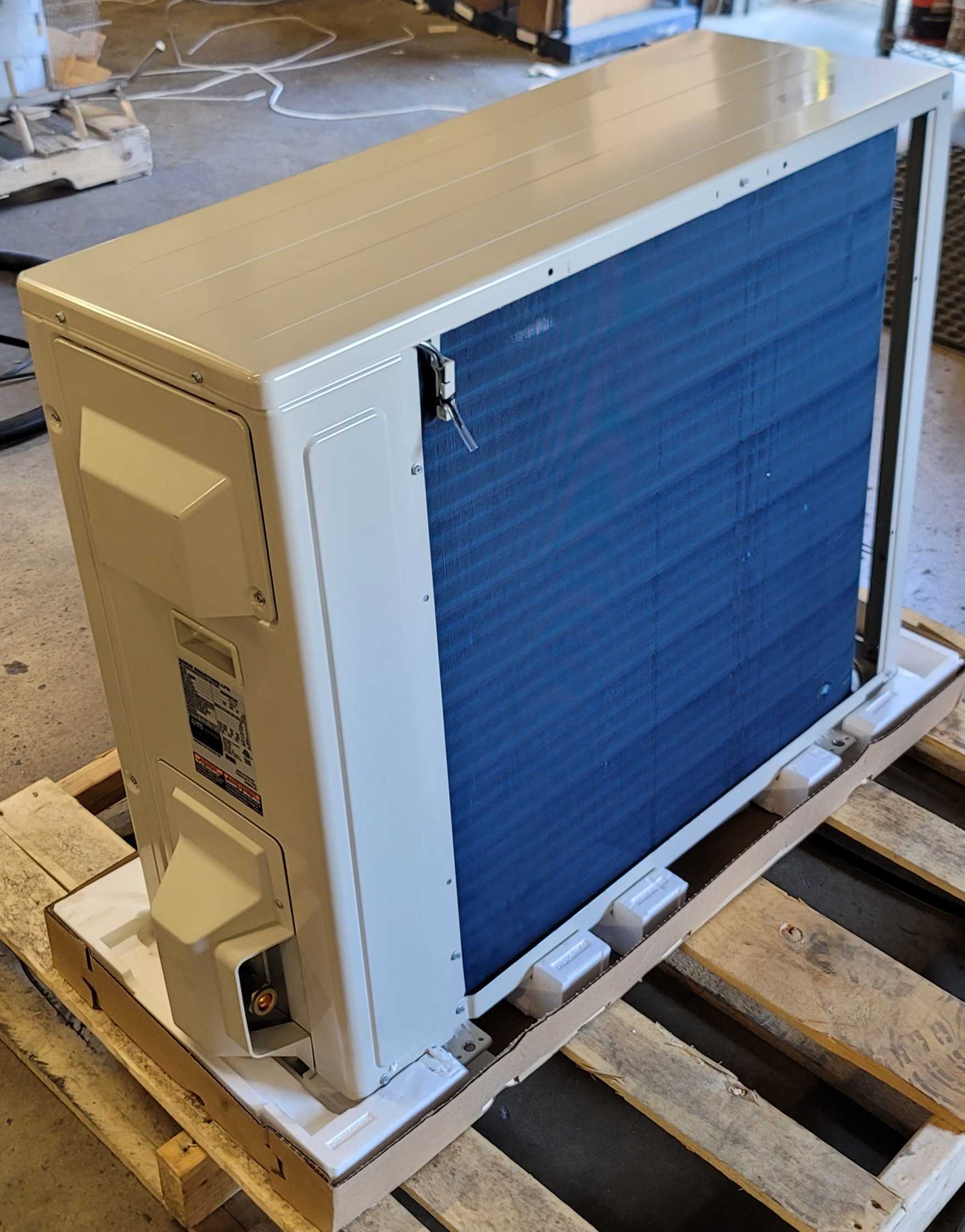 (Open Box Item) - Daikin 2.5 Ton 30K BTU R-410A Ductless Wall Mount Mini Split Cool-Only Condenser