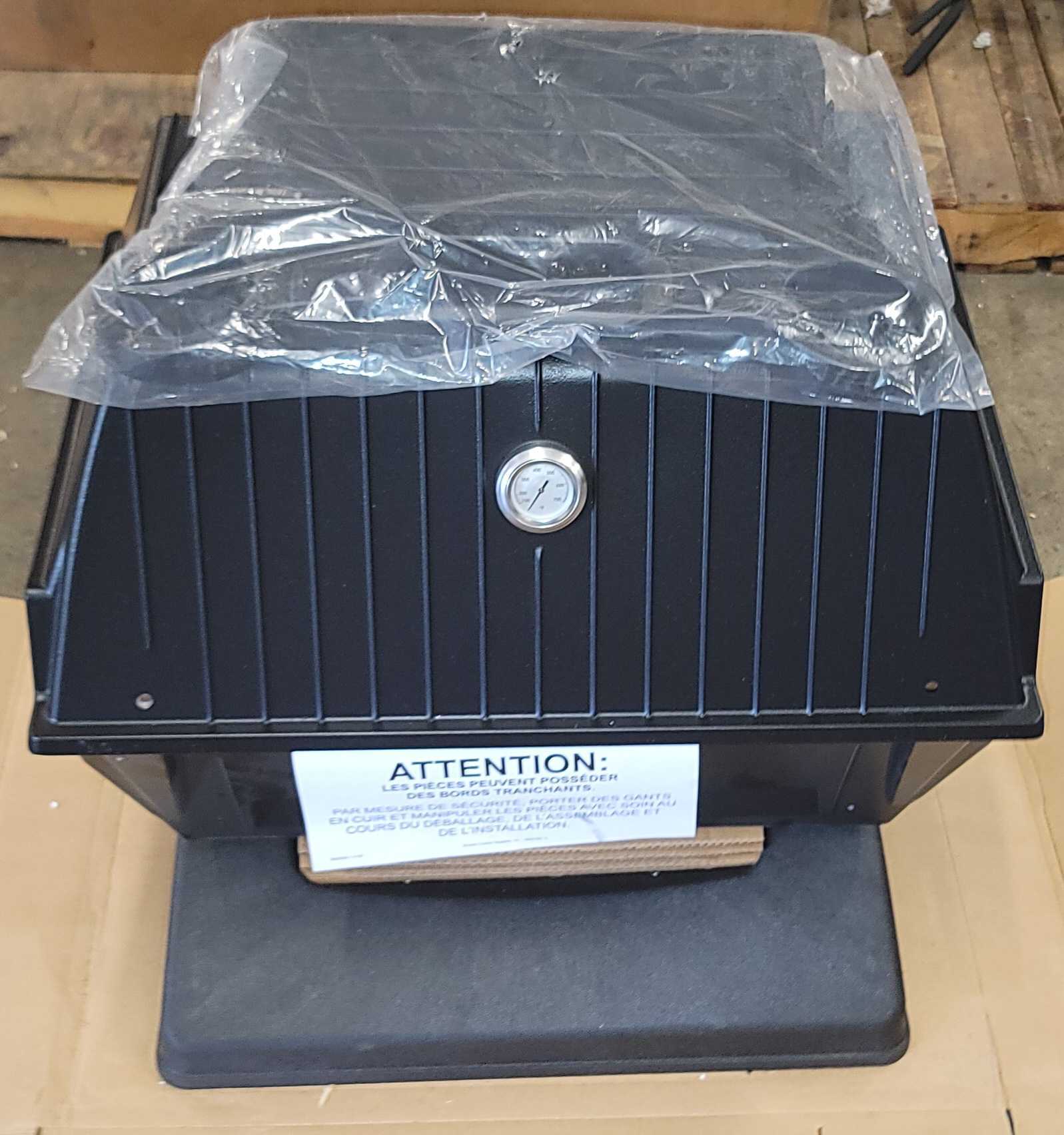 (Open Box Item) - Broilmaster Q3X Premium Slow Cooker Gas Grill Cart Package