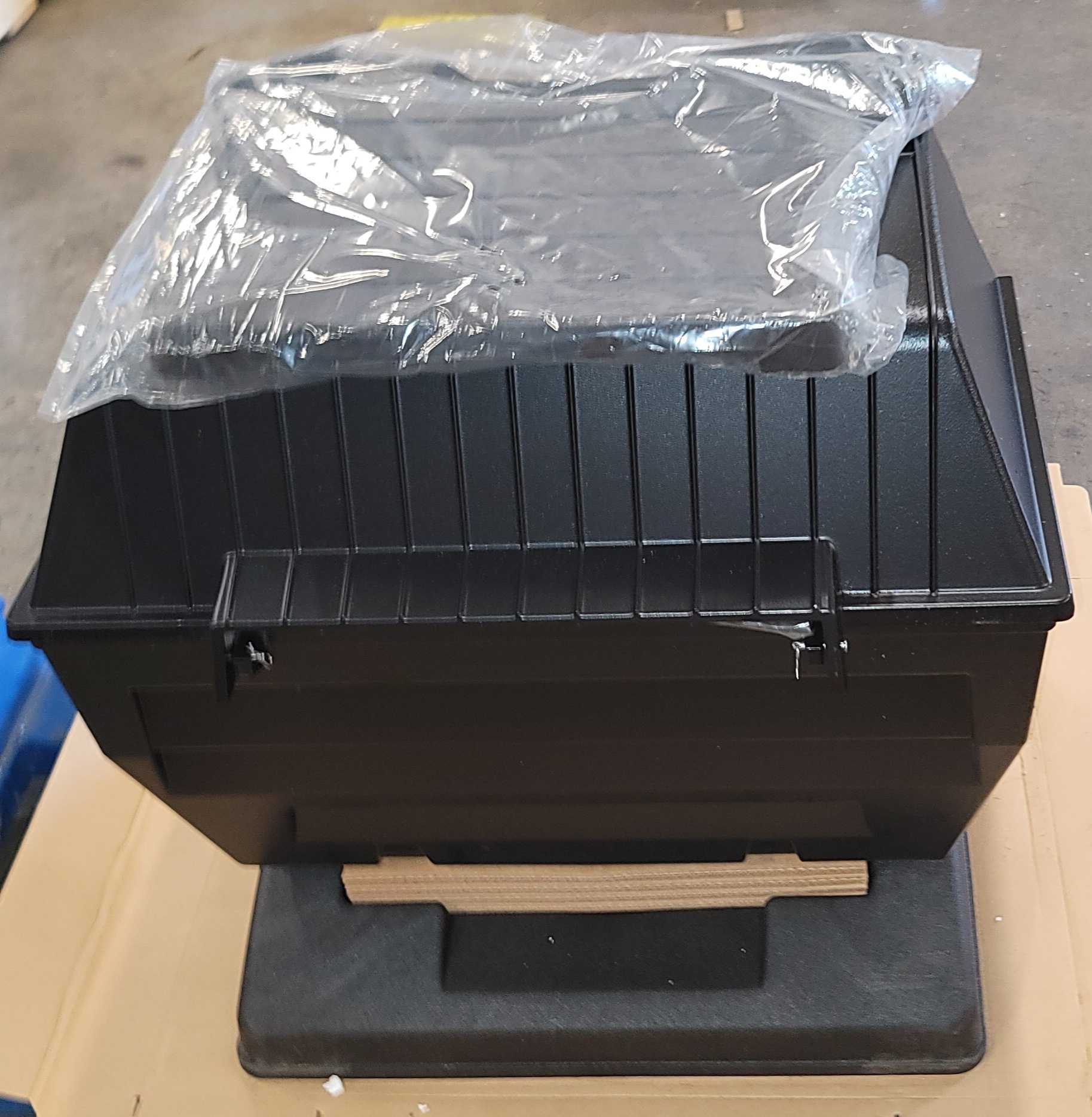 (Open Box Item) - Broilmaster Q3X Premium Slow Cooker Gas Grill Cart Package
