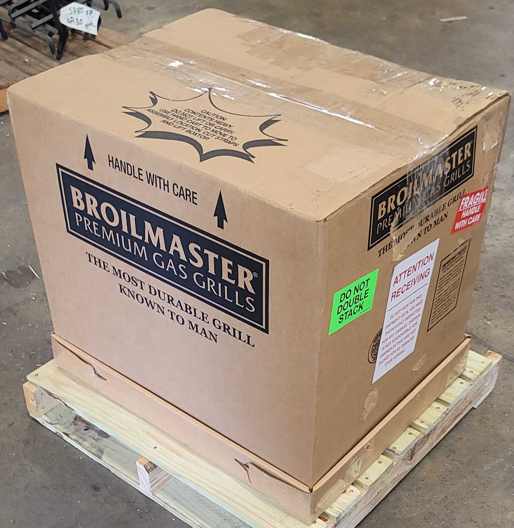 (Open Box Item) - Broilmaster Q3X Premium Slow Cooker Gas Grill Cart Package