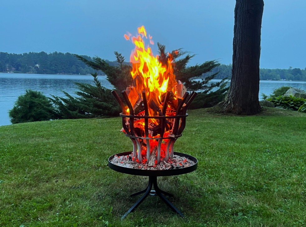 Grate Wall of Fire 24 Inch Round Wood-Burning Fire Pit