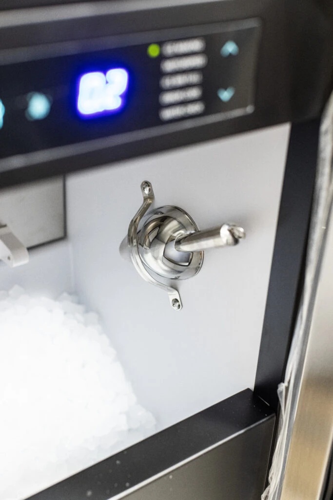 Summerset 15 Inch Outdoor Rated Nugget Ice Maker