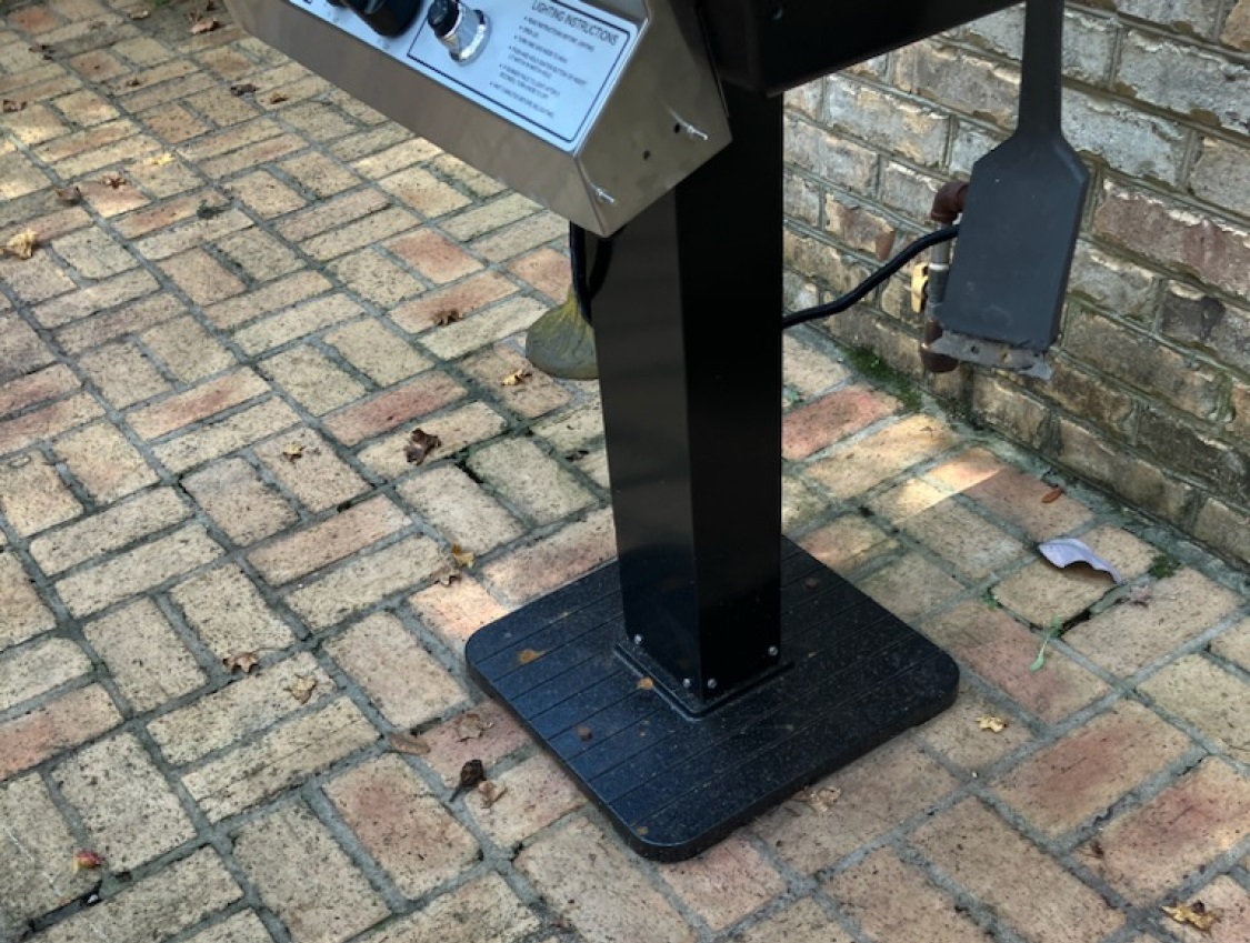 Broilmaster 27" Painted Steel Patio Post with Base