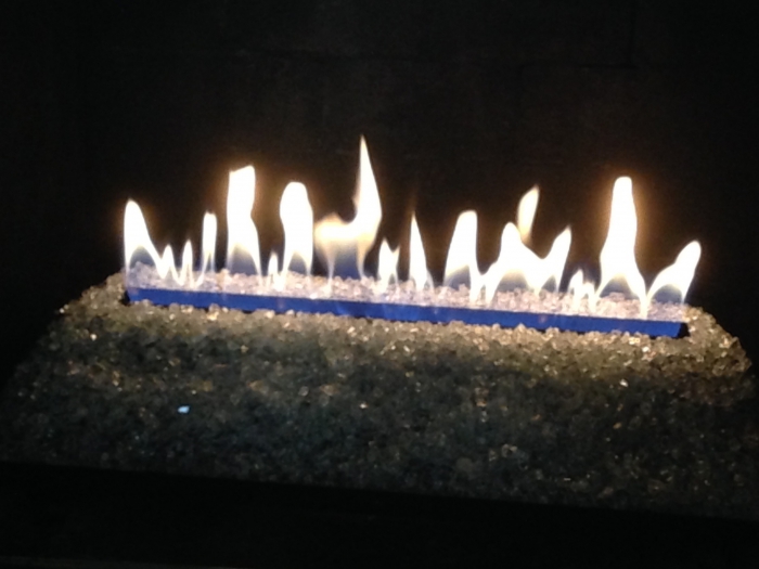 Empire 24" Clear Frost Crushed Ventless Natural Gas Fire Glass Set and Intermittent Loft Burner