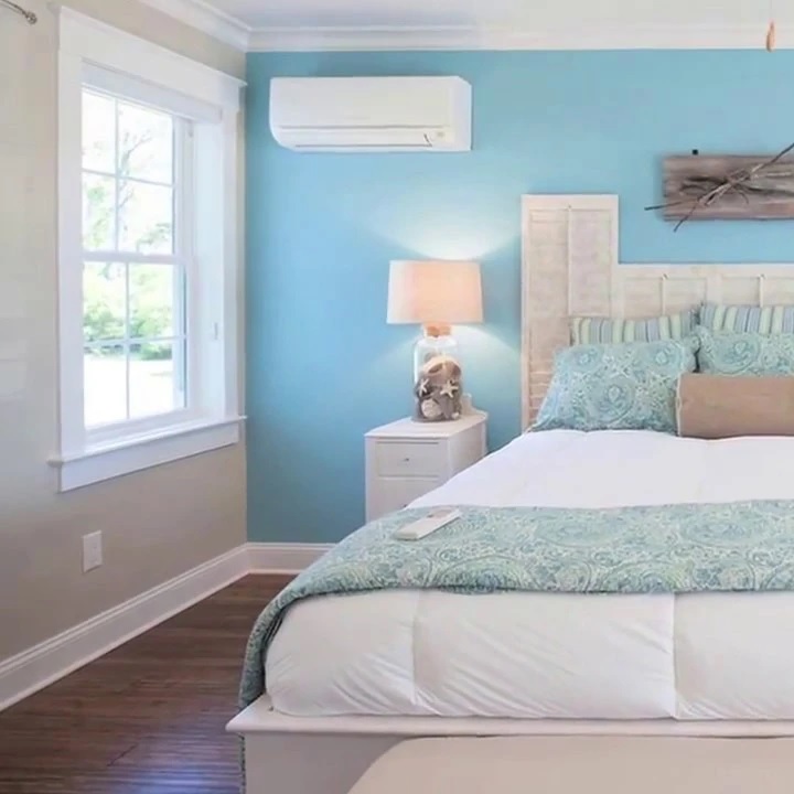 Hessaire High Efficiency 12K BTU Mini Split Air Conditioner with Heat Pump 115 V