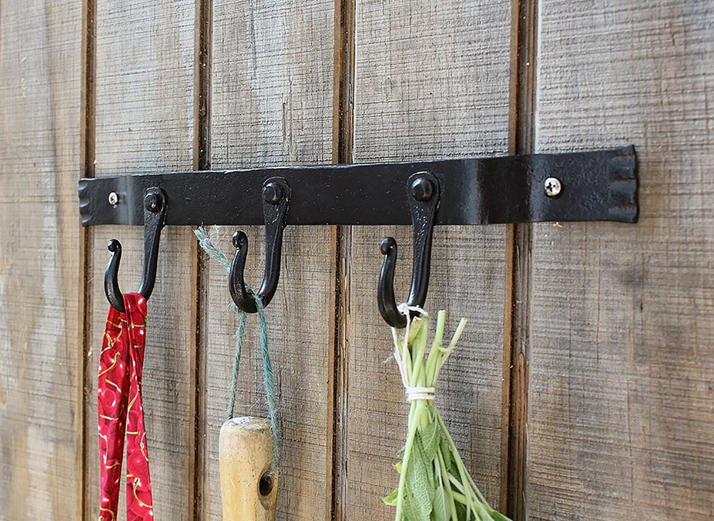 Minuteman Three Hook Wall Bracket