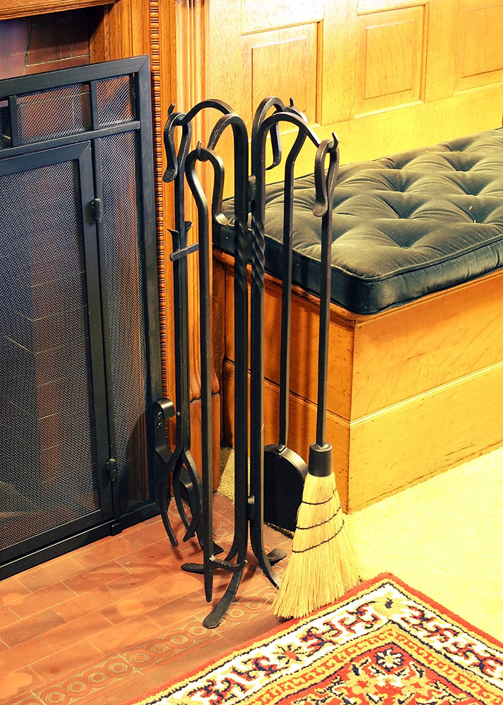 Minuteman 38 Inch Shepherd's Hook Fireplace Tool Set