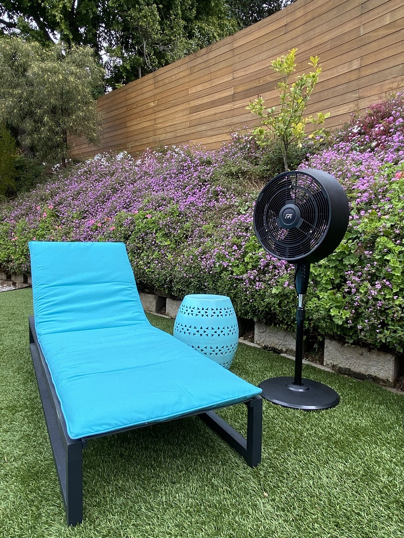 Sunpentown 18 Inch Outdoor Oscillating Misting Fan
