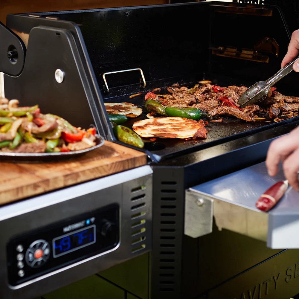 Masterbuilt 28 Inch Gravity 800 Digital Hopper Fed Charcoal Grill and Smoker