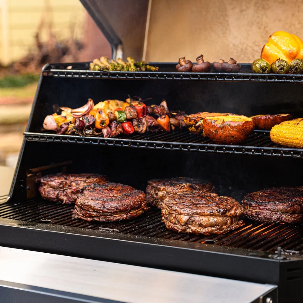 Masterbuilt 30 Inch Gravity 1050 Digital Hopper Fed Charcoal Grill and Smoker
