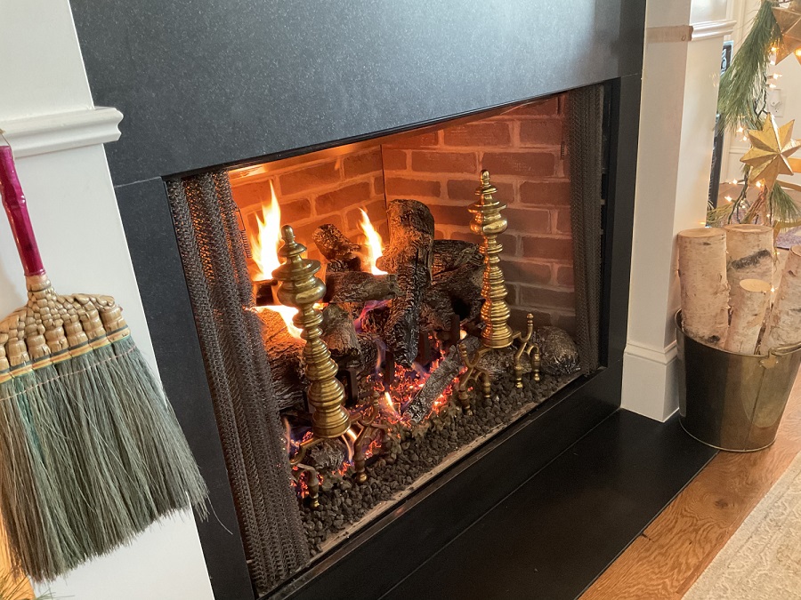 Majestic 30 Inch 2-Tier Grand Oak Vented Gas Burner and Hearth Kit - Intermittent Pilot