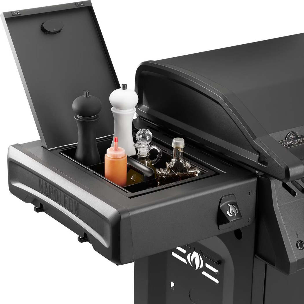 Napoleon Grills Rogue Pro 30 Phantom Gas Griddle