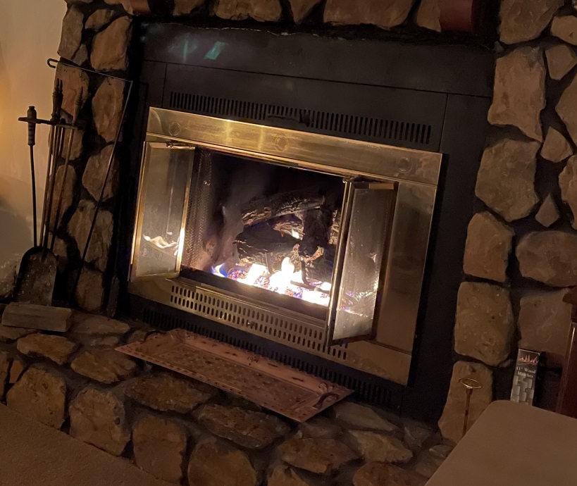 Real Fyre 18" Charred Oak Vented Natural Gas Logs Set  - Match Light