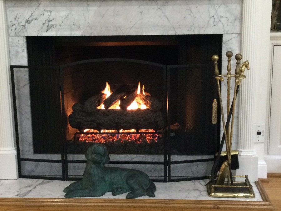 Real Fyre 24" Rustic Oak Vented Natural Gas Logs Set with Low Profile Variable Flame Automatic Pilot Kit