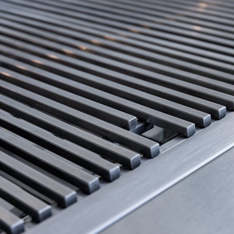 Summerset 32 Inch Stainless Steel TRL Pro Gas Grill