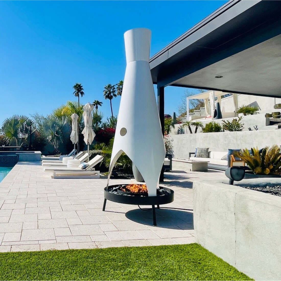 Modfire 9 Foot Stratofire Outdoor Gas Chiminea