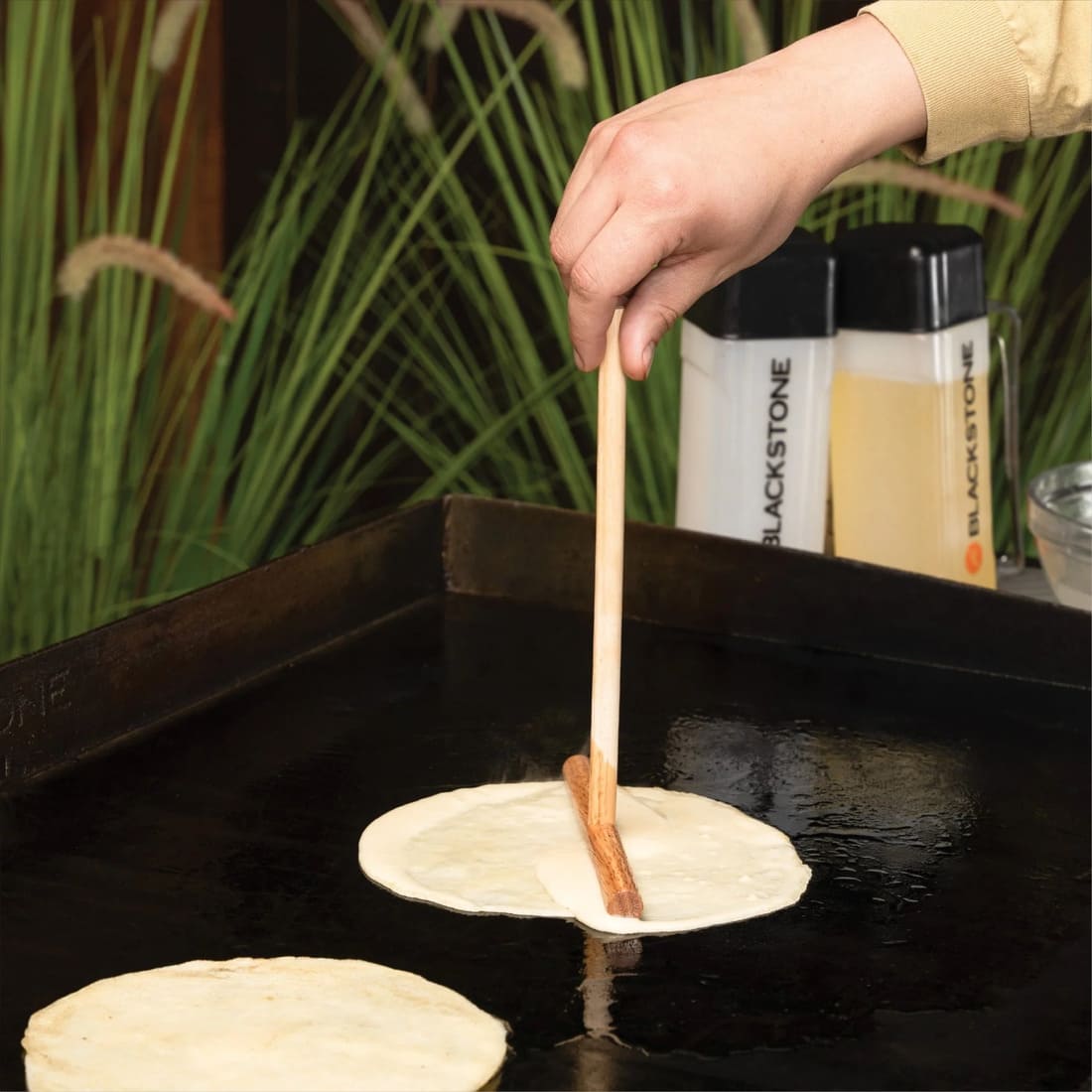 Blackstone Essential 4 Piece Breakfast Kit for Griddle