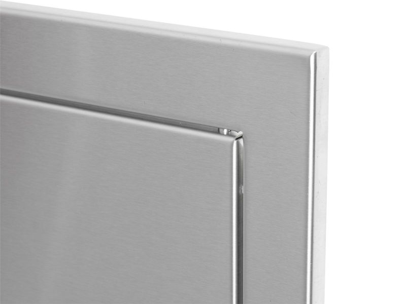 Bull Outdoors 30 Inch Reversible Triple Drawer and Door Outdoor Kitchen Combo with Reveal