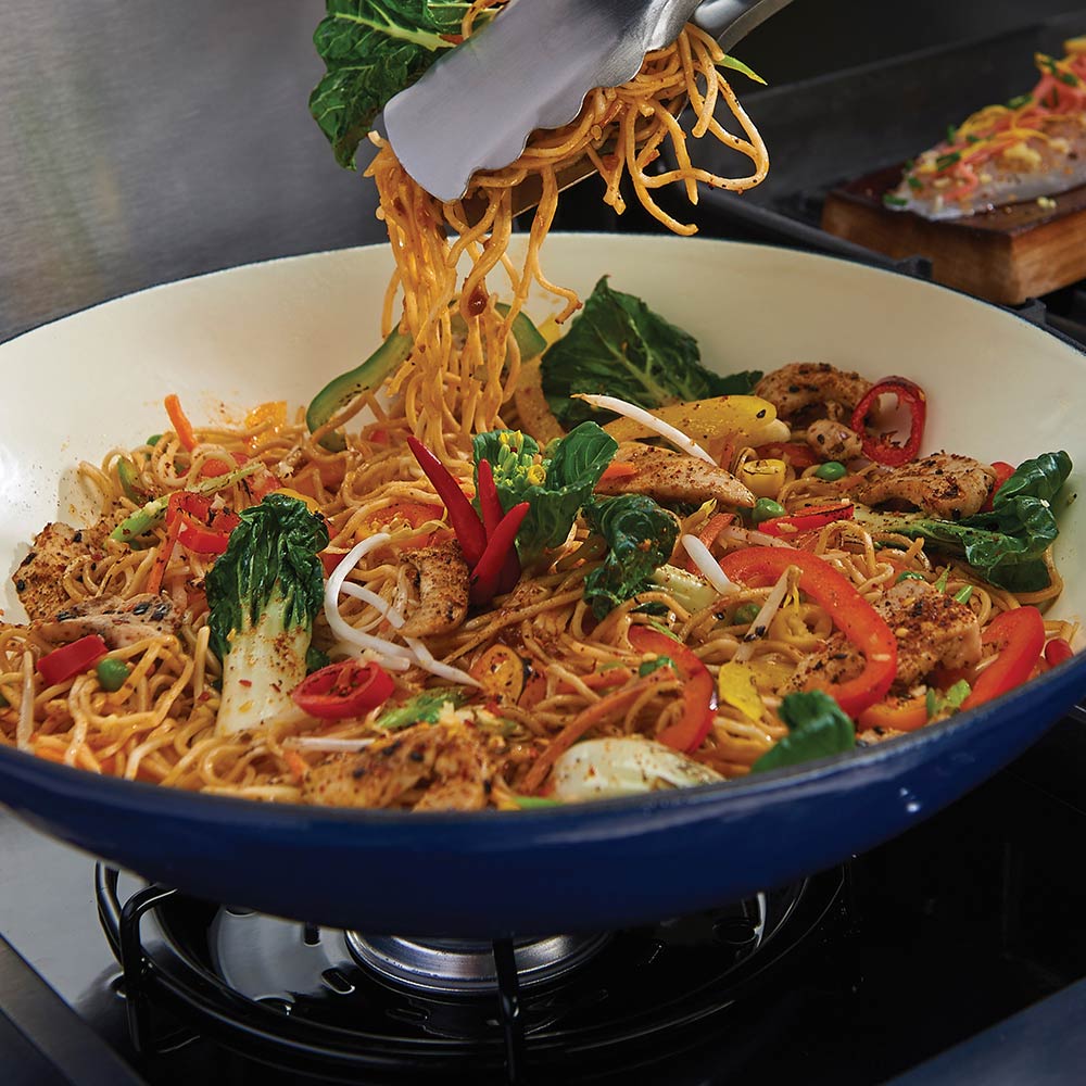 Broil King Porcelainized Cast Iron Wok