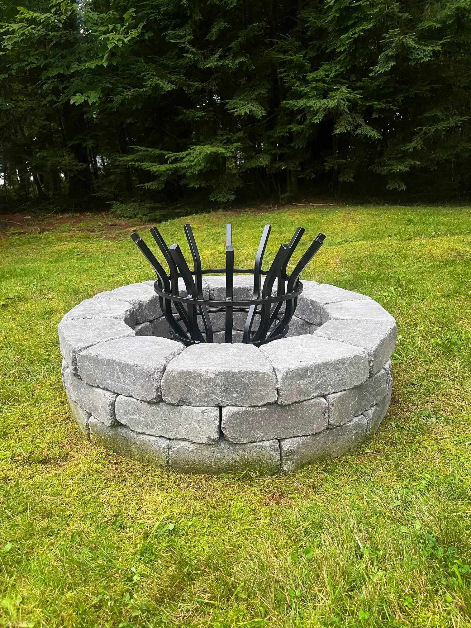 Grate Wall of Fire 23 Inch Round Wood-Burning Fire Pit