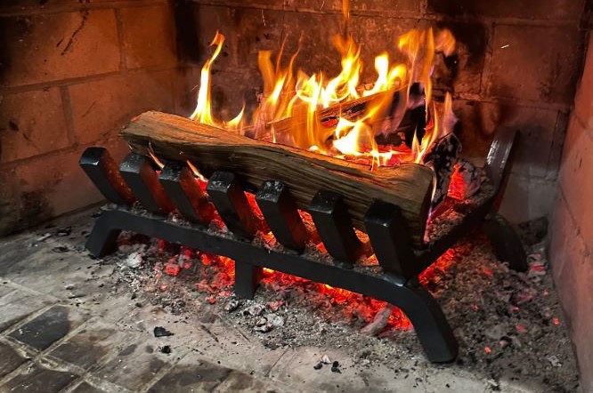 Grate Wall of Fire 28 Inch Traditional Fireplace Grate