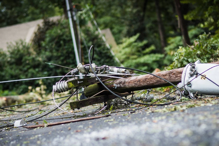 What to Do in a Power Outage and How Your Fireplace Can Help