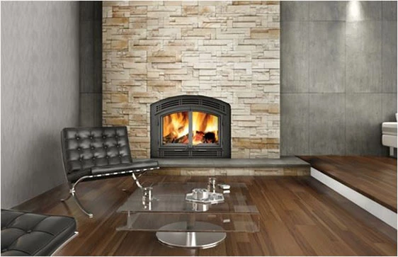 Closed-combustion wood fireplace